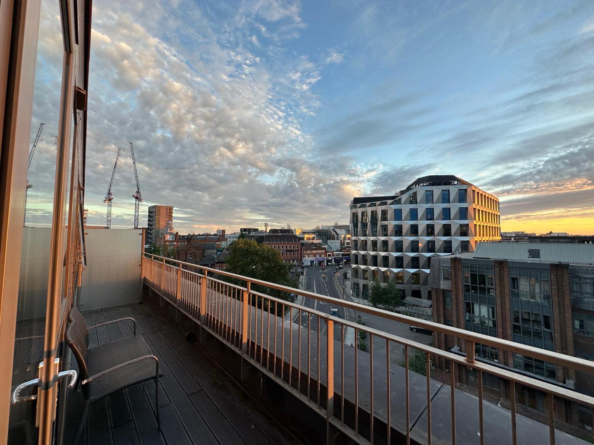Spacious 2 Bedroom Penthouse Retreat London Eksteriør bilde